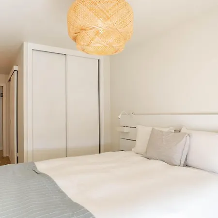 Capelo Residency By Lovelystay Apartmán